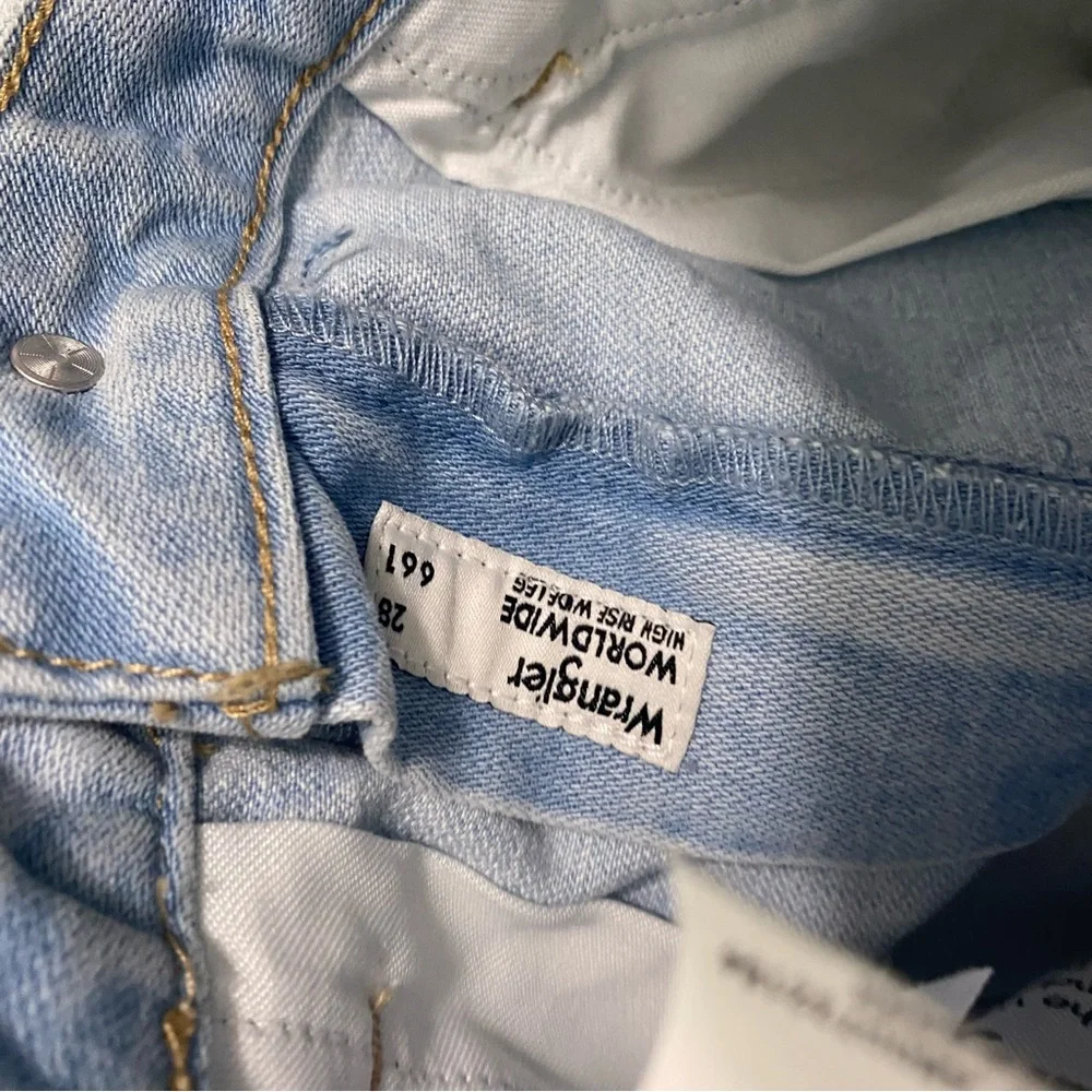 Wrangler High Rise Wide Leg Worldwide Distressed Light Wash Blue 28X28‎ - Picture 7 of 8